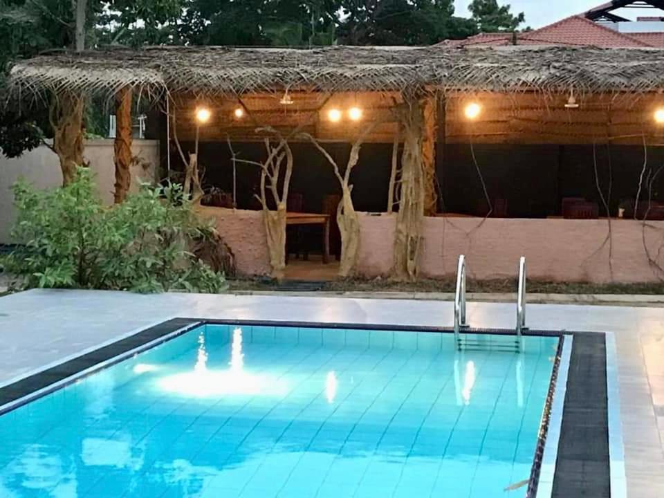 Aradhana Airport Transit Hotel Катунаяка Экстерьер фото