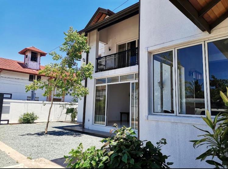 Aradhana Airport Transit Hotel Катунаяка Экстерьер фото