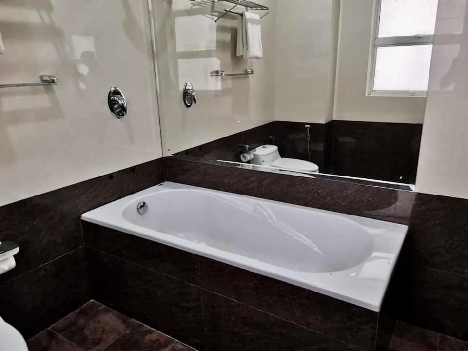 Aradhana Airport Transit Hotel Катунаяка Экстерьер фото