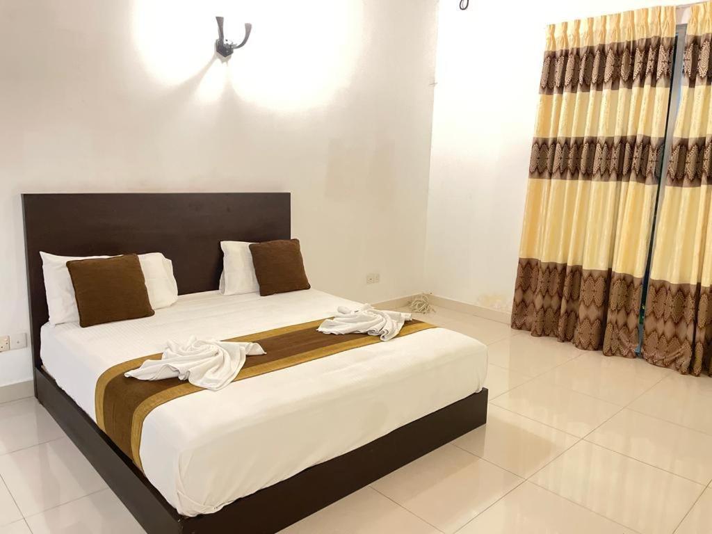 Aradhana Airport Transit Hotel Катунаяка Экстерьер фото