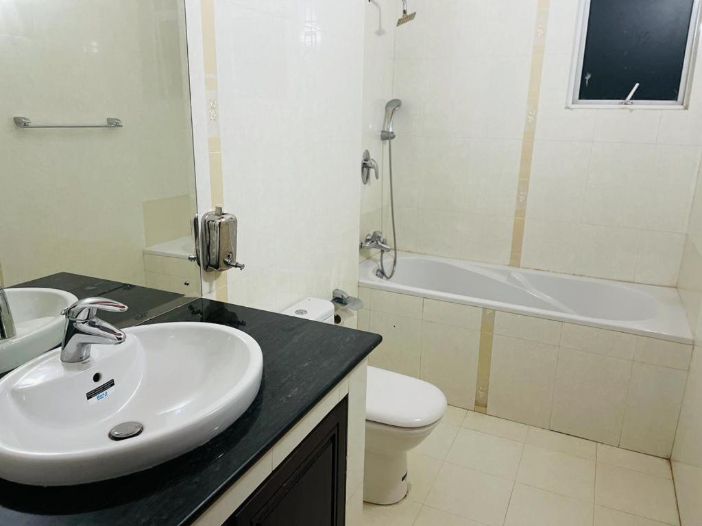 Aradhana Airport Transit Hotel Катунаяка Экстерьер фото