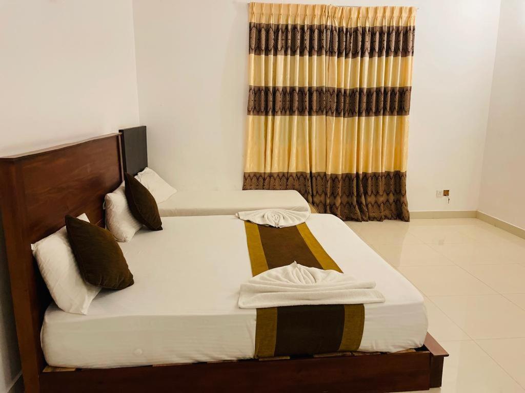 Aradhana Airport Transit Hotel Катунаяка Экстерьер фото