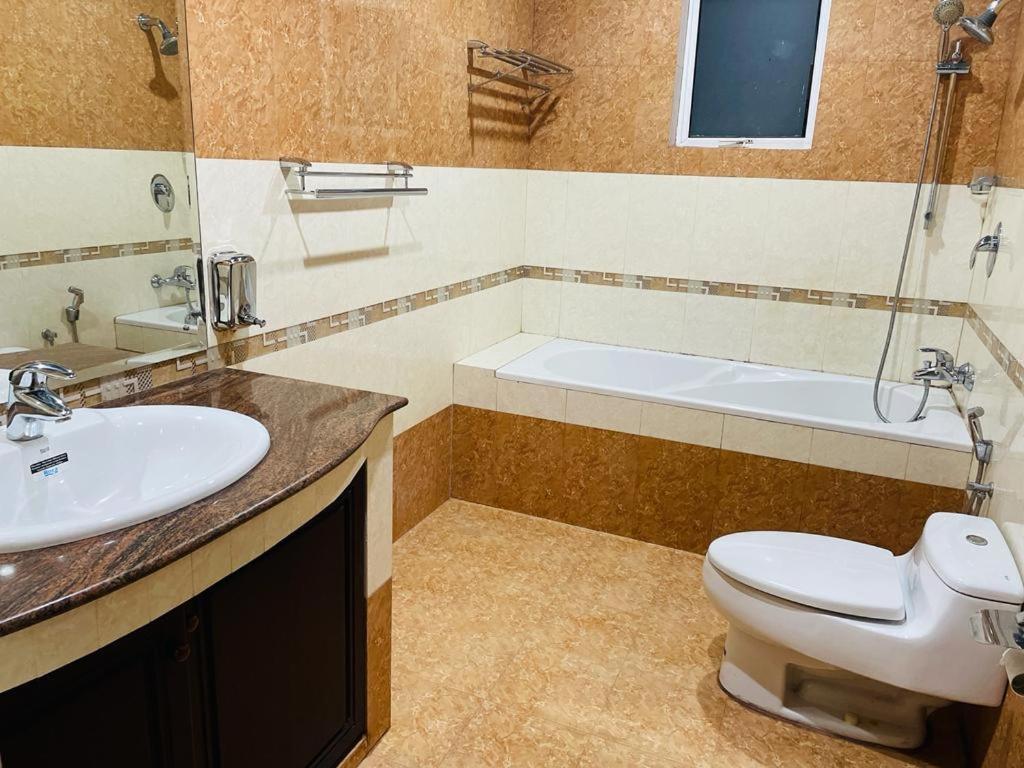 Aradhana Airport Transit Hotel Катунаяка Экстерьер фото