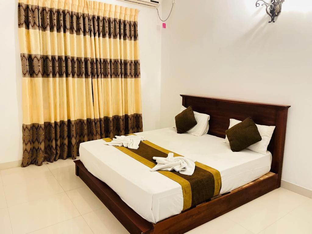 Aradhana Airport Transit Hotel Катунаяка Экстерьер фото