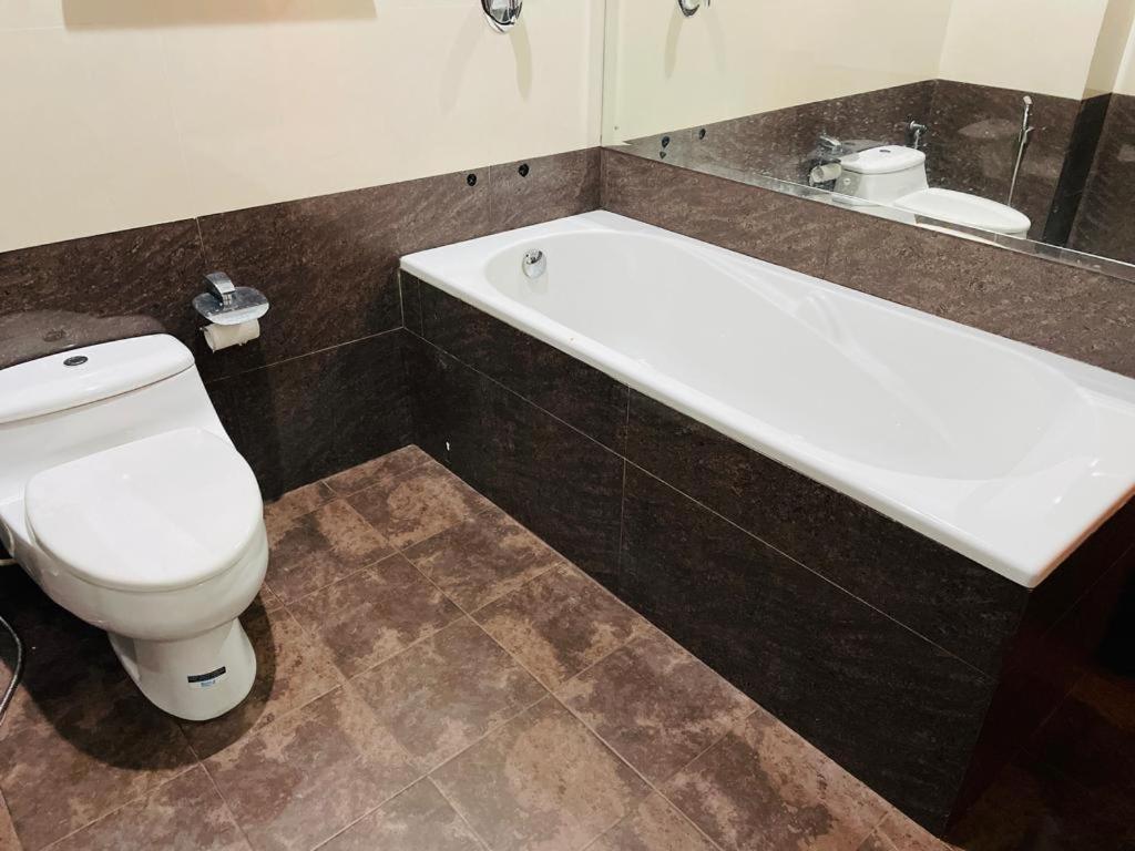 Aradhana Airport Transit Hotel Катунаяка Экстерьер фото
